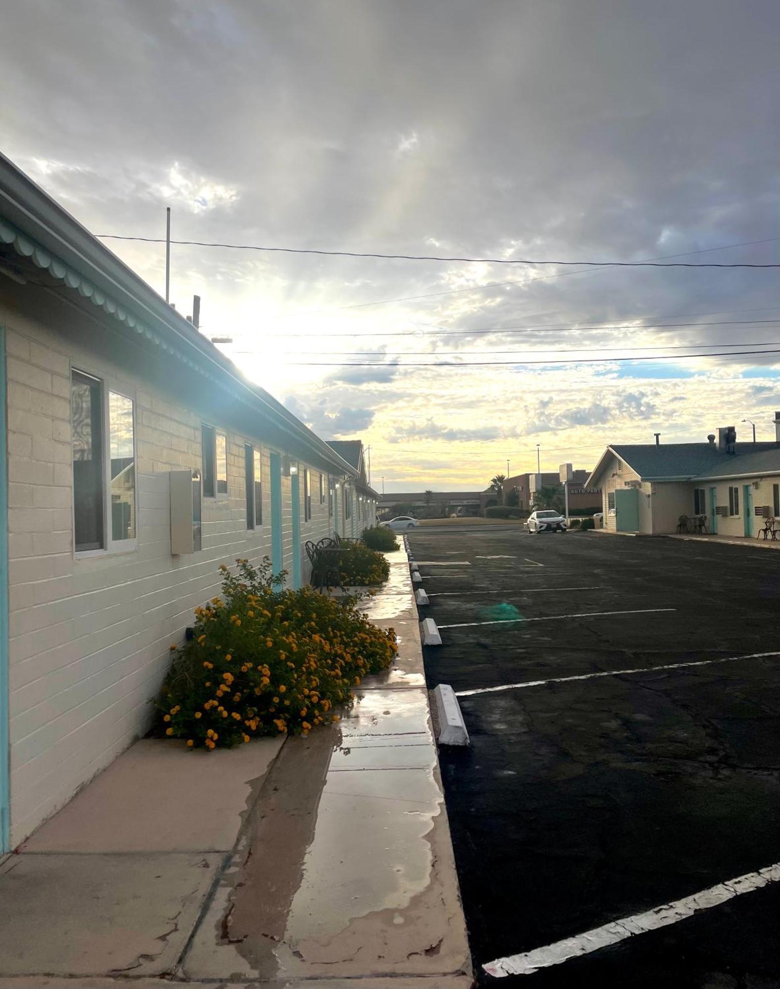 Howard Johnson By Wyndham Ridgecrest, Ca Exterior foto